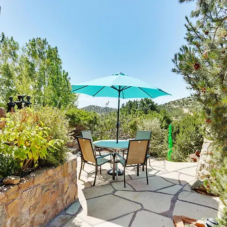 Sunlit Hills Art And Views Villa